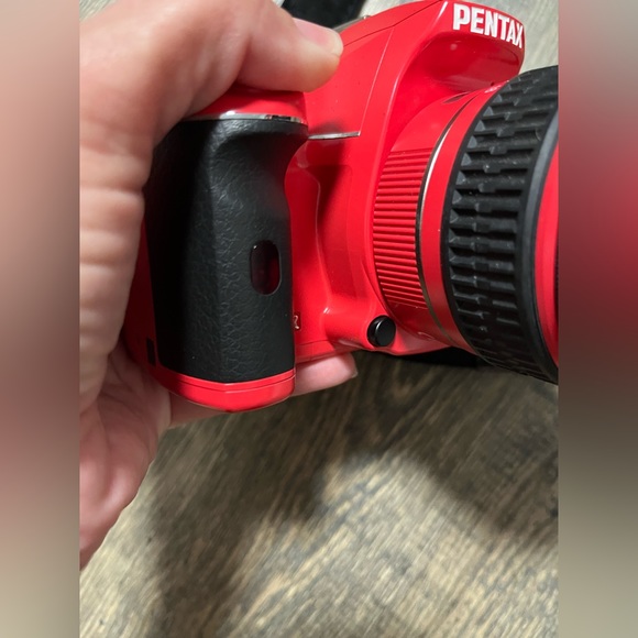 Pentax K-X camera - Picture 7 of 11